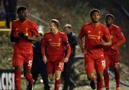 媒体人：阿奇姆彭很职业、不惹事，配得上在中超挣得每一分钱